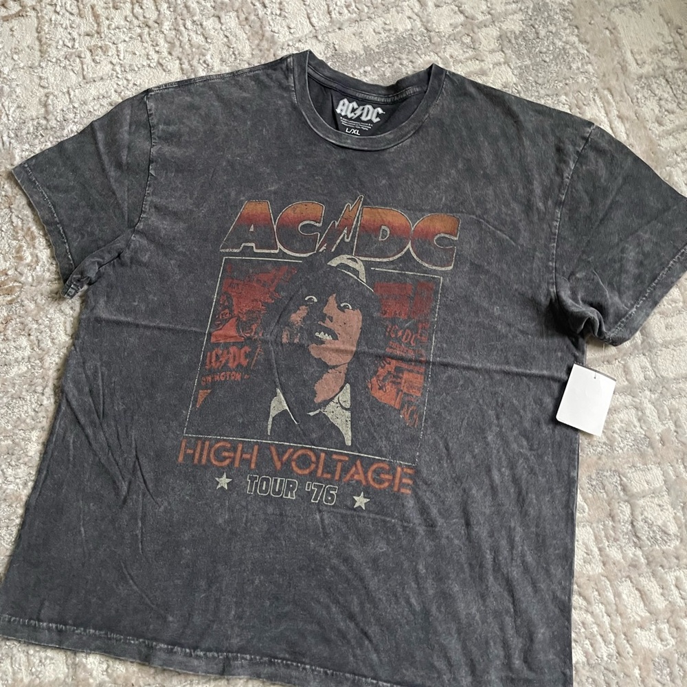 AC/DC Mens XL graphic acid wash tee shirt MENS NEW NWT ‘75 voltage tour shirt - Picture 2 of 6